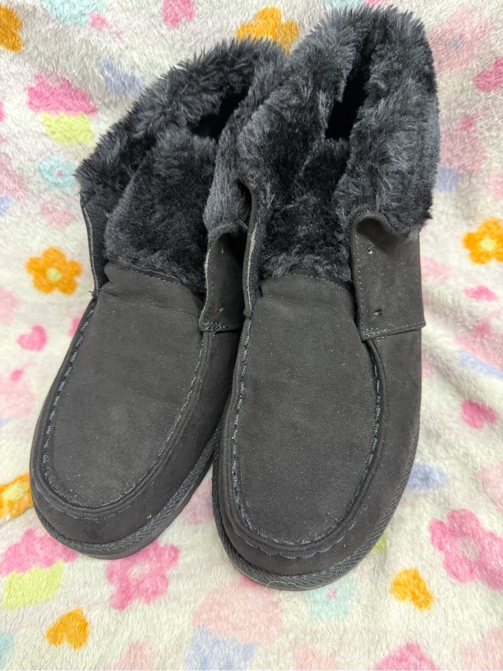 Cozy Faux-Fur Slip-On Women's Slippers - Black